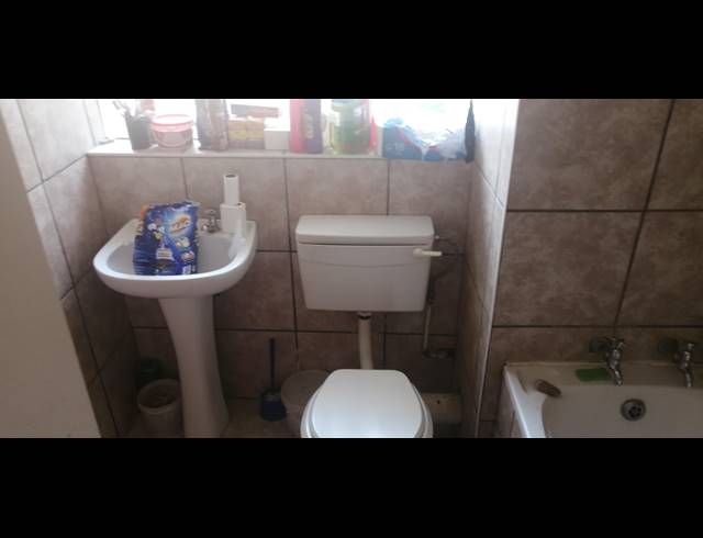 1 BEDROOM FLAT SOLD IN ELANDSHEUWEL